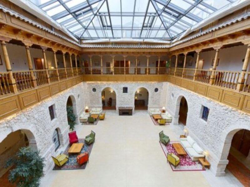 Azz Penafiel Las Claras Hotel & Spa エクステリア 写真