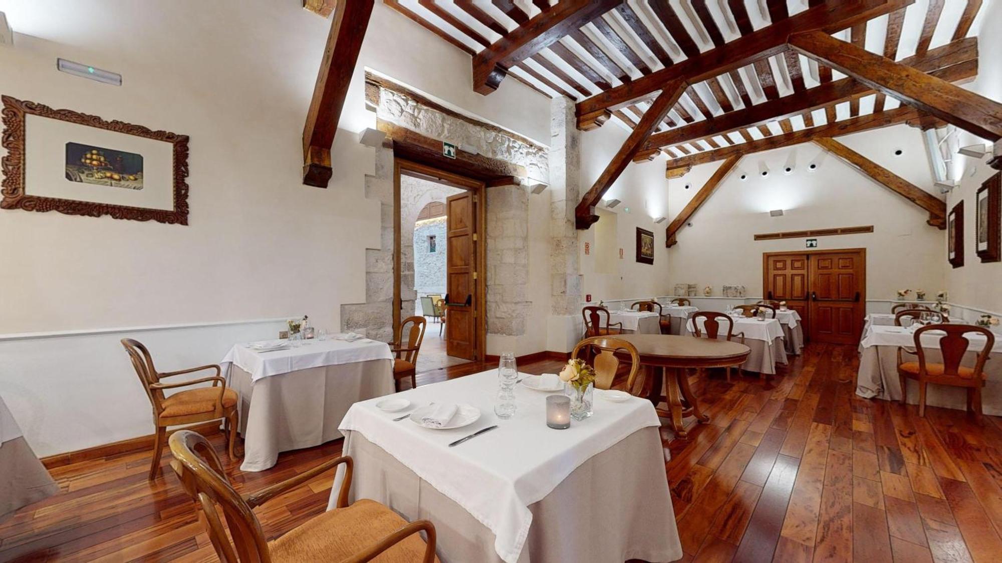 Azz Penafiel Las Claras Hotel & Spa エクステリア 写真
