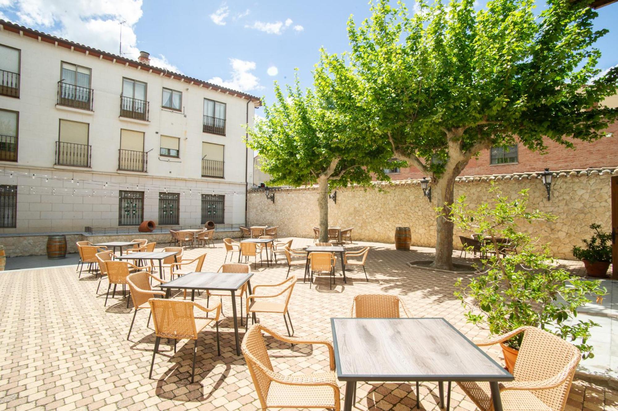 Azz Penafiel Las Claras Hotel & Spa エクステリア 写真