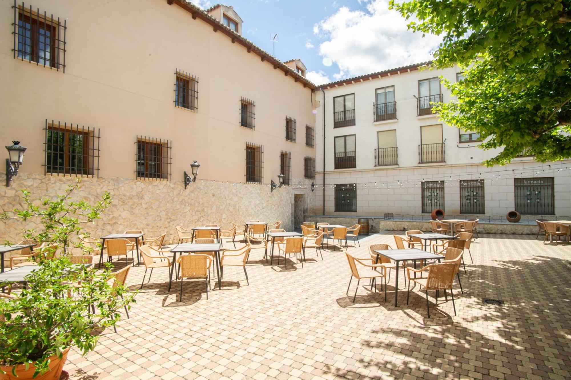 Azz Penafiel Las Claras Hotel & Spa エクステリア 写真