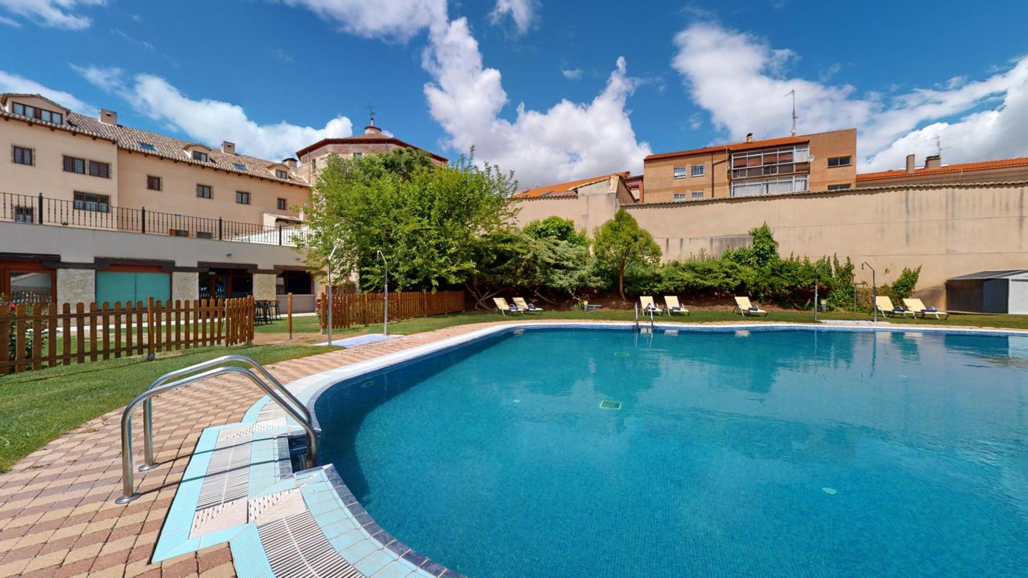 Azz Penafiel Las Claras Hotel & Spa エクステリア 写真