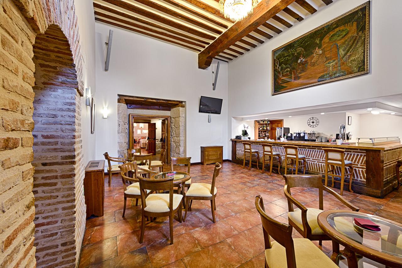 Azz Penafiel Las Claras Hotel & Spa エクステリア 写真