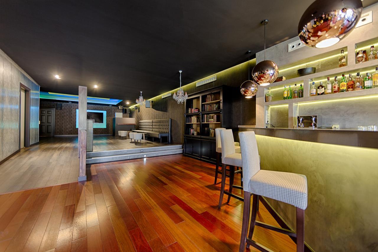 Azz Penafiel Las Claras Hotel & Spa エクステリア 写真