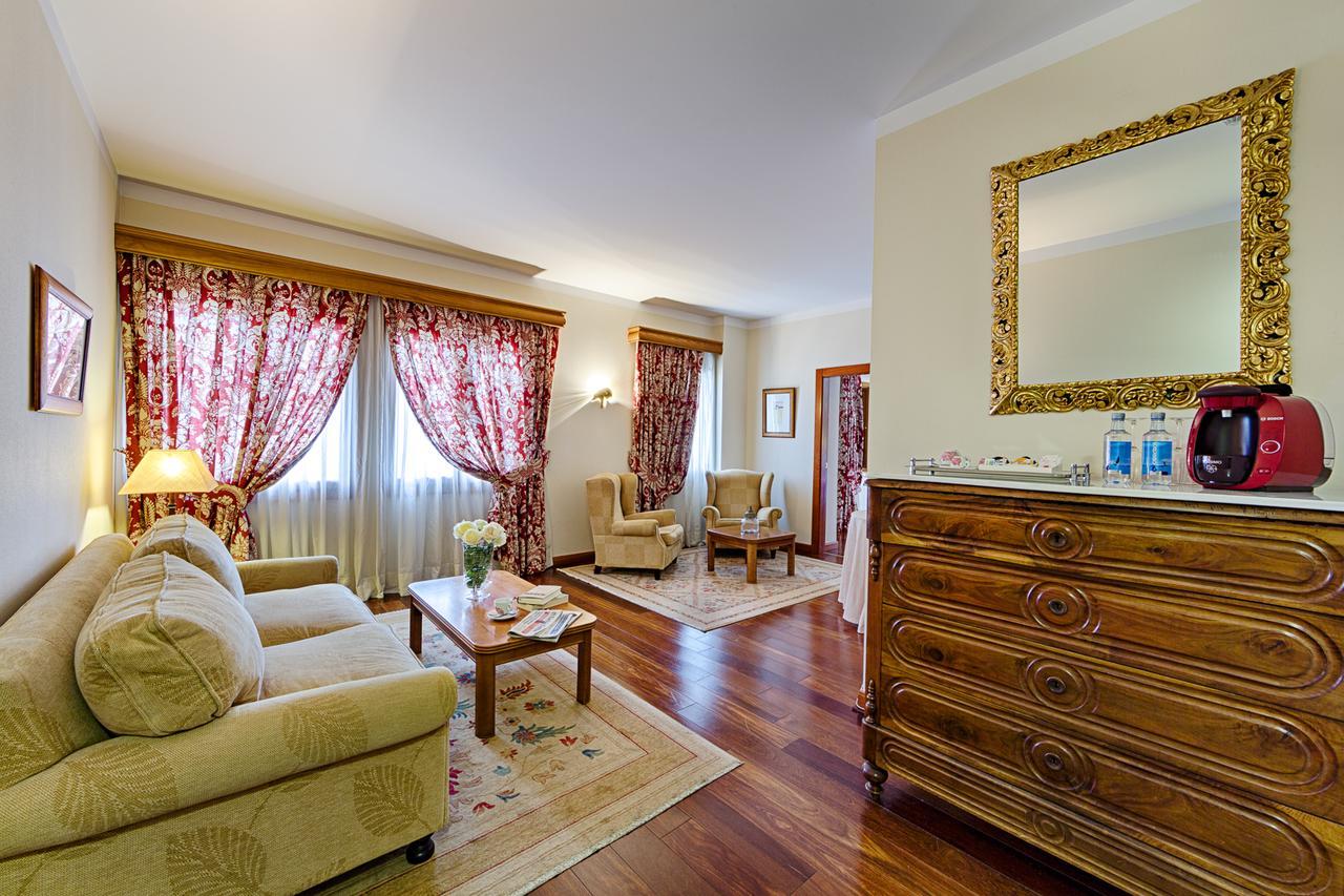 Azz Penafiel Las Claras Hotel & Spa エクステリア 写真