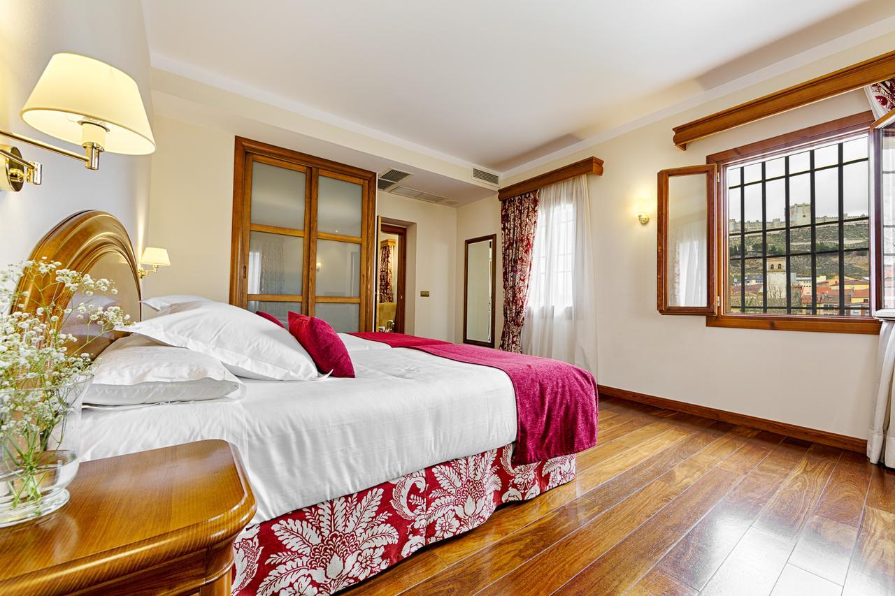 Azz Penafiel Las Claras Hotel & Spa エクステリア 写真